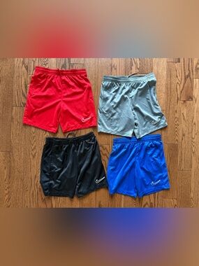 Nike Boys Dri Fit Shorts Size Small (8)
